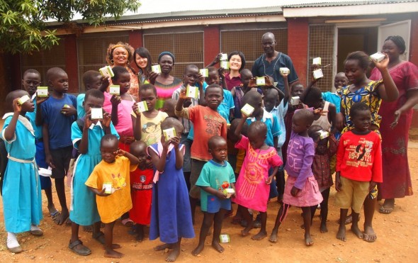 南スーダンの子どもたちと (C)JCCP