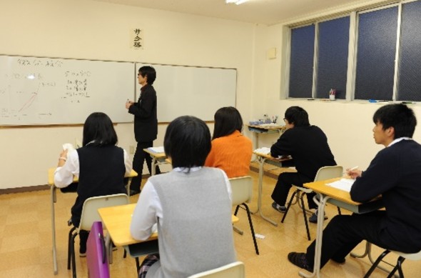 チャンス・フォー・チルドレンが支援する学習塾で。©Natsuki Yasuda