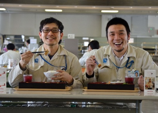 TFTの活動に協力する社員食堂の風景