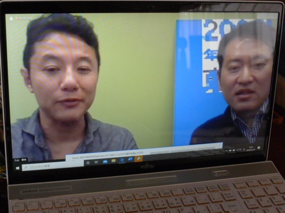 オンラインで講演中の入山章栄さん(左)